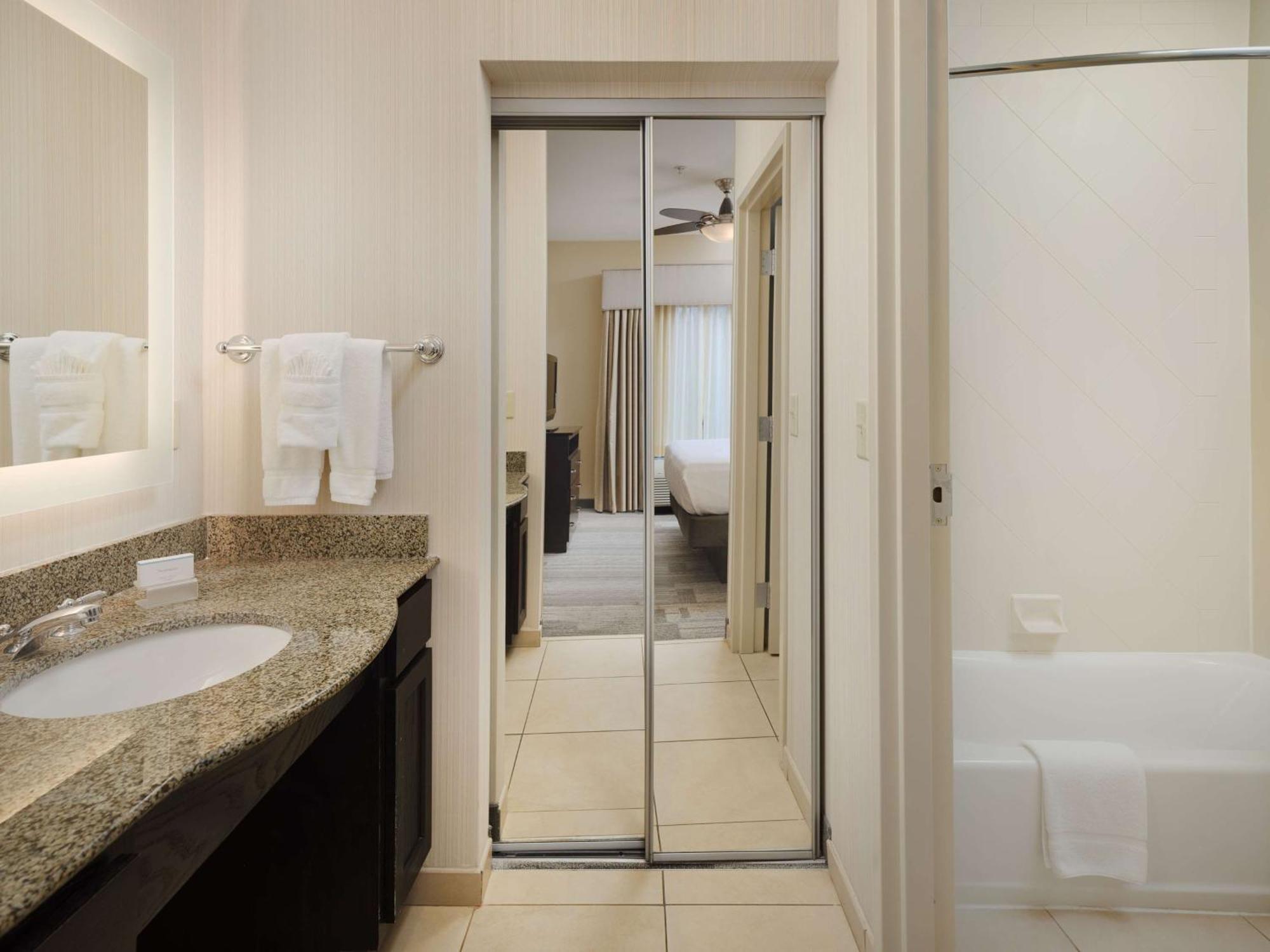 Homewood Suites By Hilton Atlanta Nw/Kennesaw-Town Center מראה חיצוני תמונה